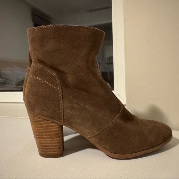 Vince Camuto Boots - Picture 1 of 3